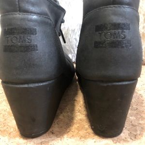 Toms black wedge lace up shoes